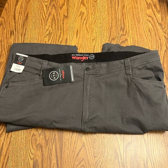 Wrangler ATG Reinforced Utility Pant - Picture 3 of 11